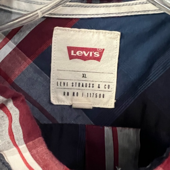 Men’s plaid Levi short sleeve shirt - Picture 7 of 7